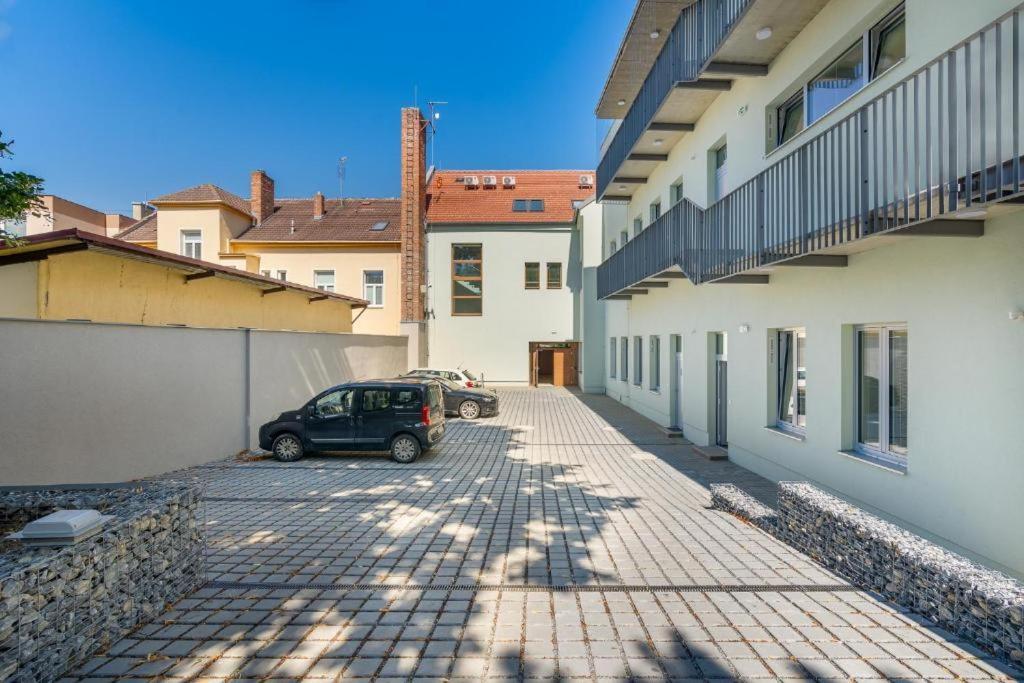 V Srdci Straznice - Park - Batuv Kanal - Cyklisticke Stezky - Rezidence Liberte Экстерьер фото